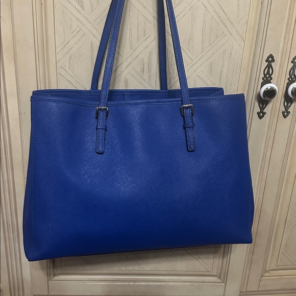 Michael Kors Royal Blue jet set travel tote - Picture 5 of 12